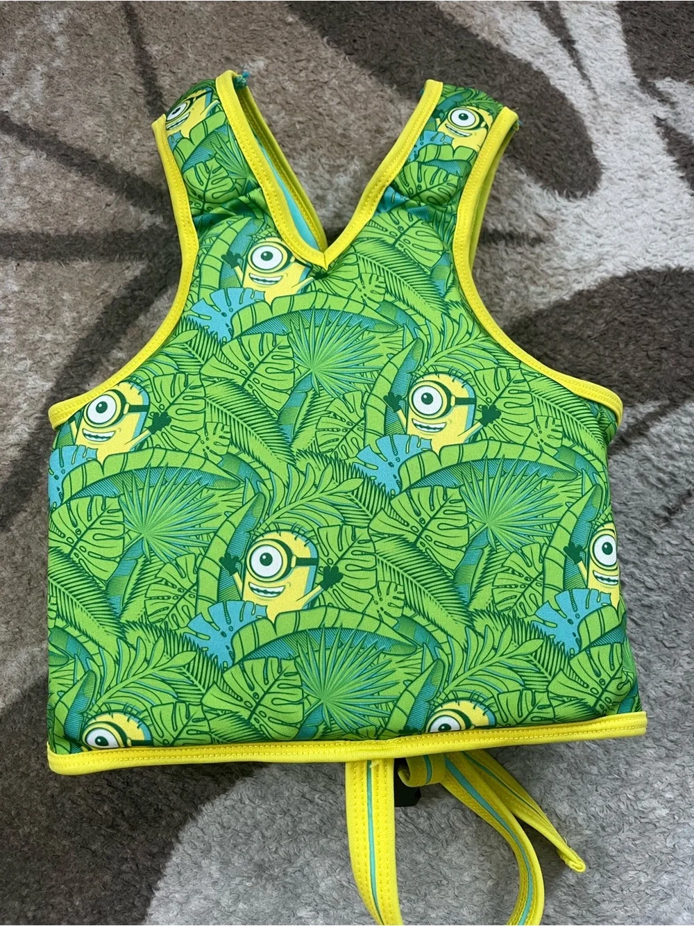 Universal Kids' Blue & Yellow Minions Swim Vest ages 4-6 max 50lb